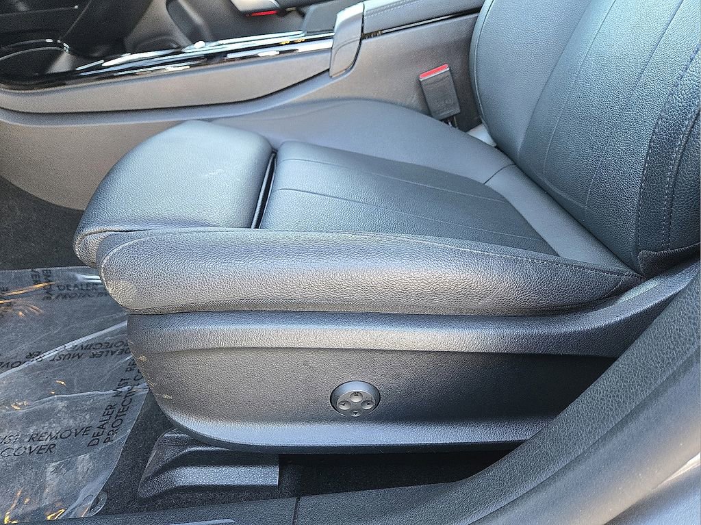 Used 2025 Mercedes-Benz CLA 250 image 24