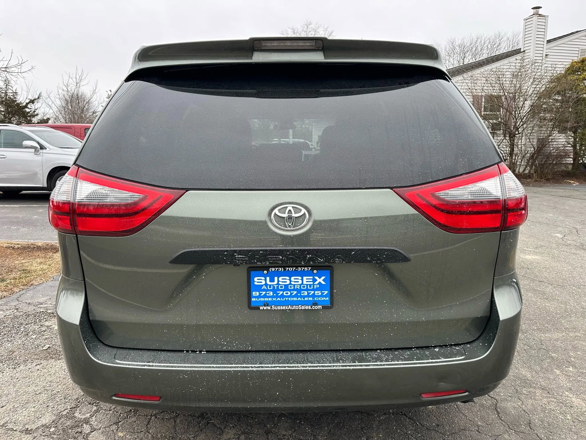 Used 2020 Toyota Sienna L image 5