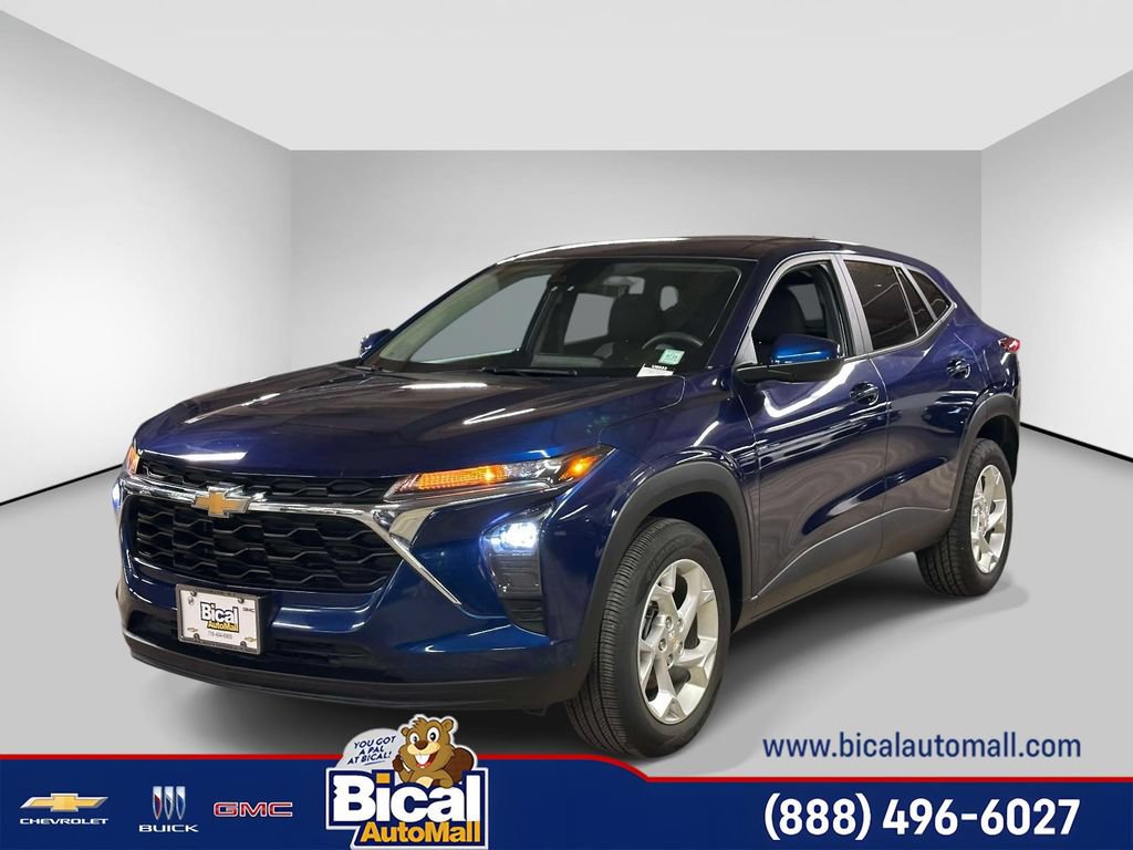 Used 2024 Chevrolet Trax LS w/ LS Convenience Package FWD image 1