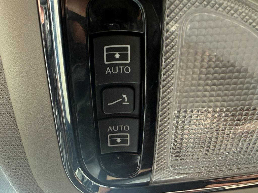 Used 2021 Jeep Cherokee Limited AWD/4WD image 31