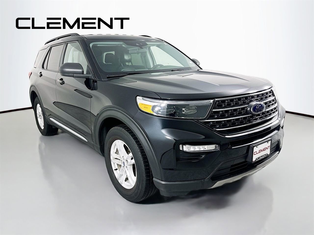 Certified 2022 Ford Explorer XLT w/ Equipment Group 202A image 5