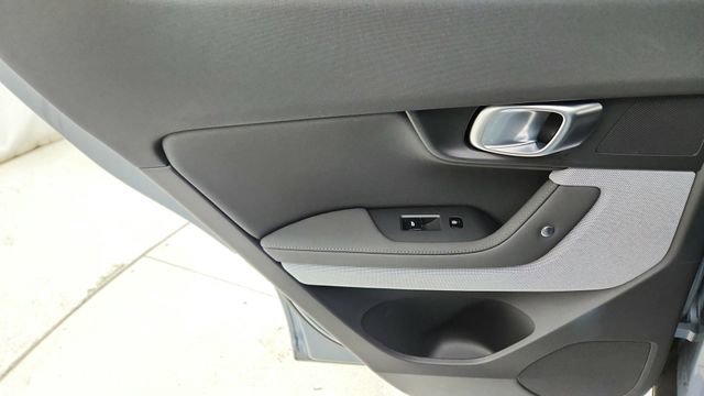 Used 2024 Polestar Polestar 2 image 31