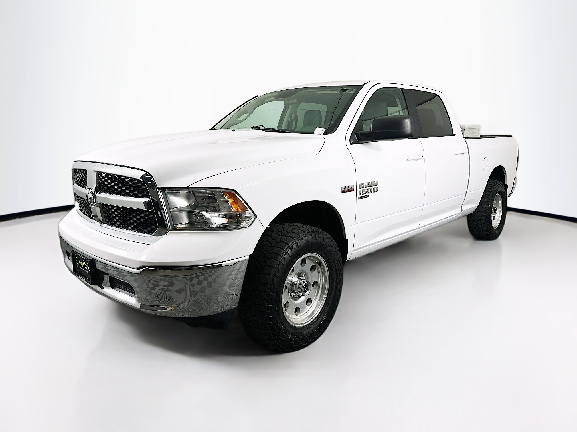 Used 2019 RAM 1500 Classic SLT image 3