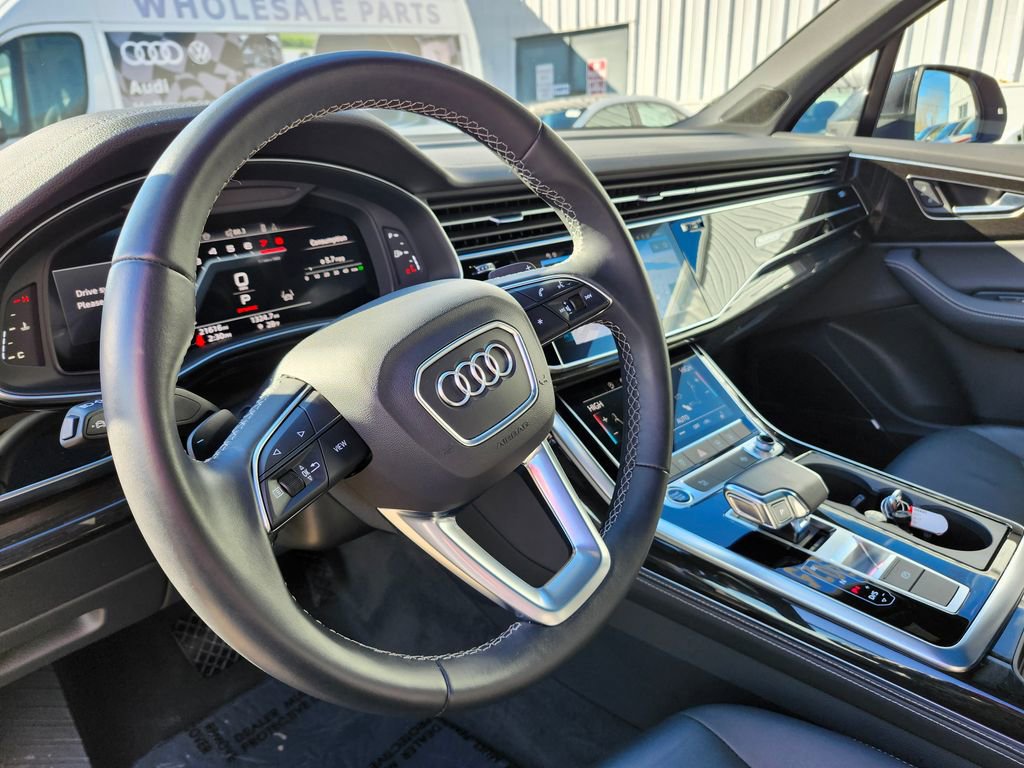 Certified 2025 Audi Q7 3.0T Premium Plus image 6
