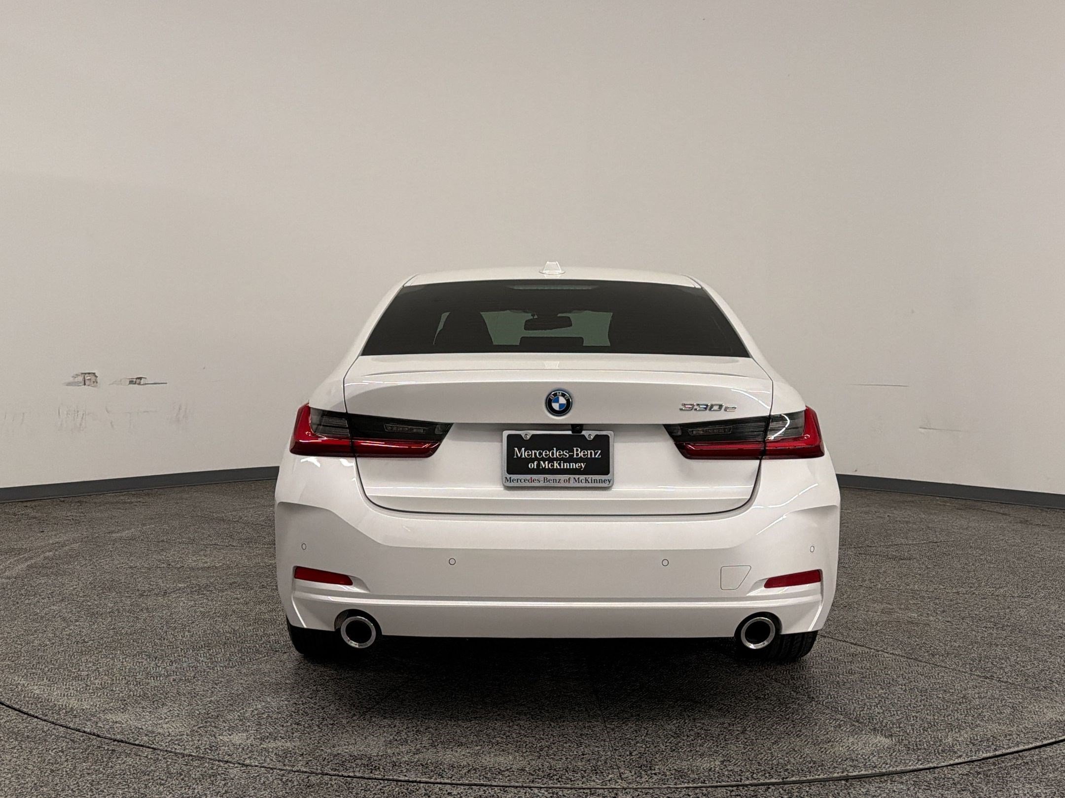Used 2024 BMW 330e w/ Premium Package RWD image 9