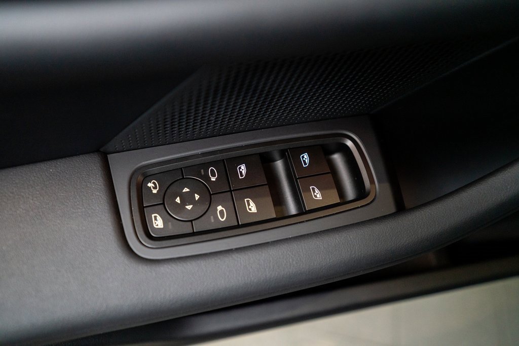 New 2025 Porsche Taycan image 19