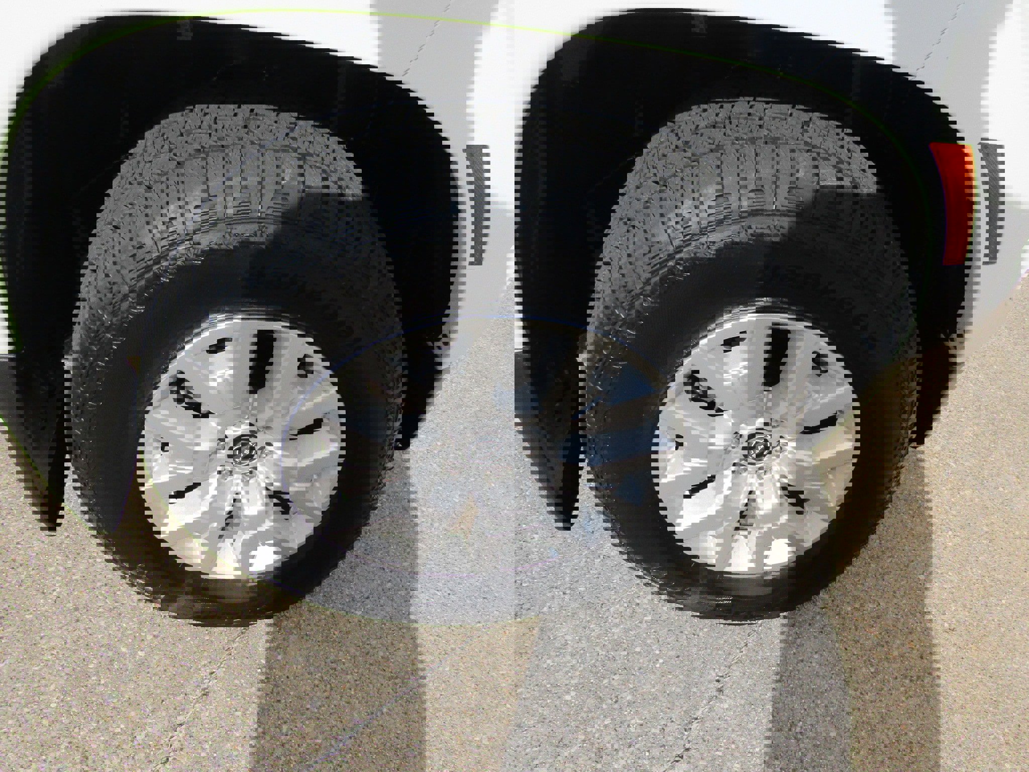 Used 2022 Nissan Frontier SV w/ Technology Package image 12