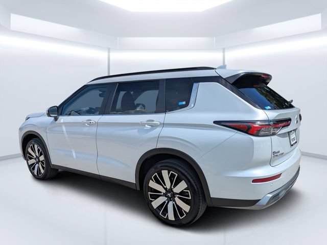 Used 2025 Mitsubishi Outlander SE FWD image 5