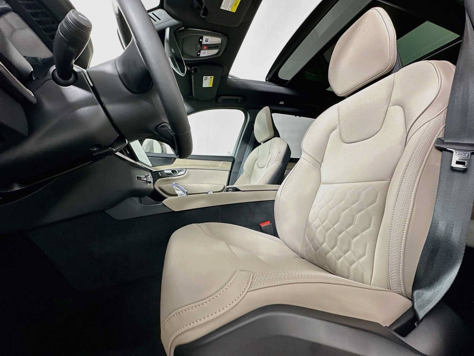 New 2027 Volvo XC90 B6 Plus AWD/4WD image 18