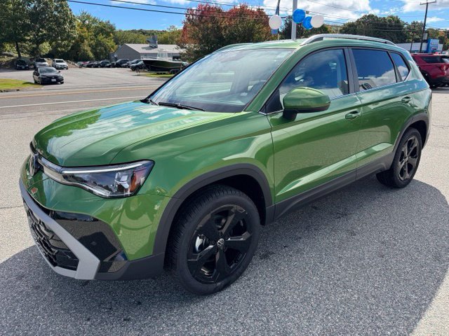 New 2027 Volkswagen Taos SEL AWD/4WD image 1