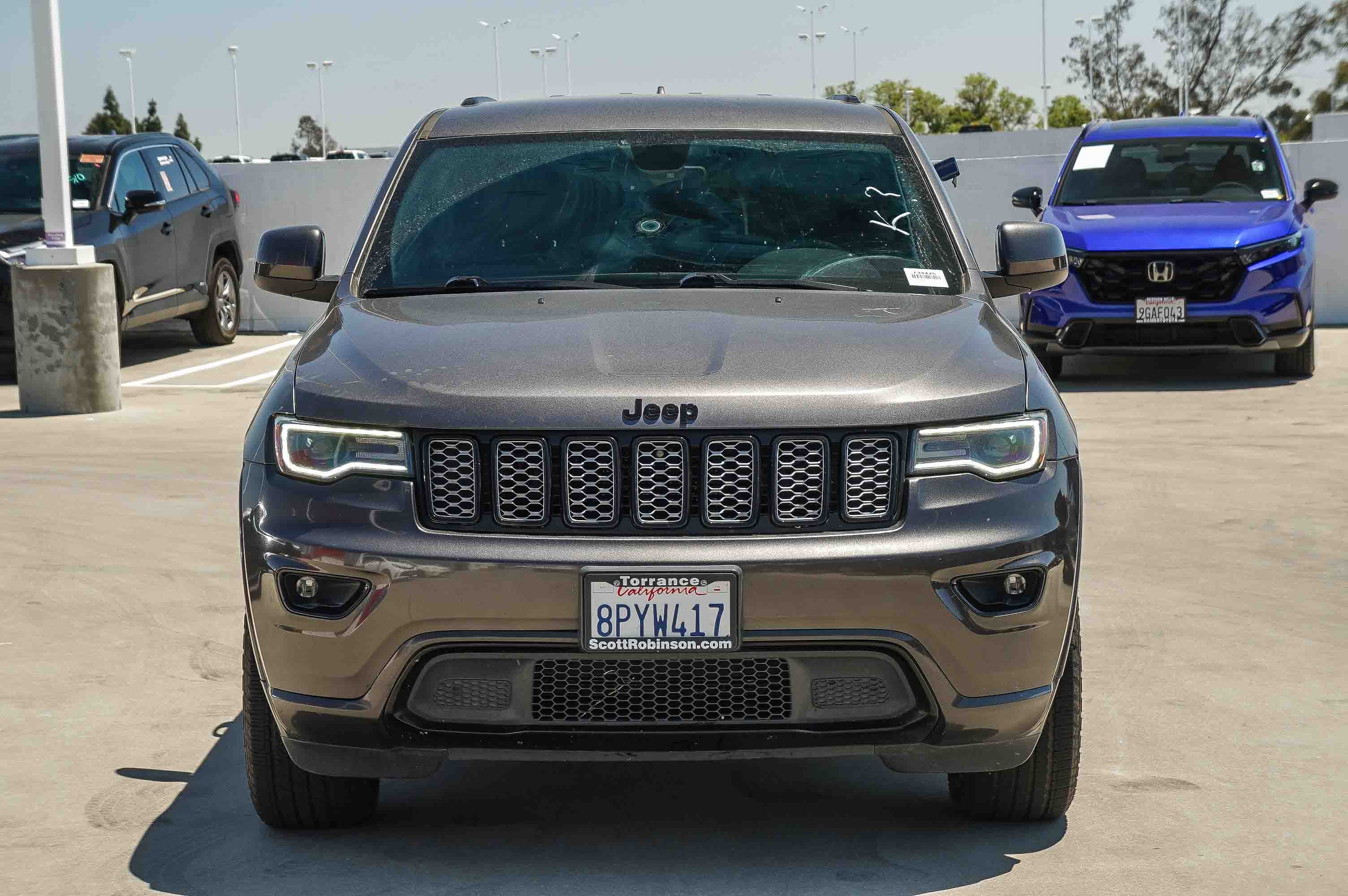 Used 2020 Jeep Grand Cherokee Altitude AWD/4WD image 2