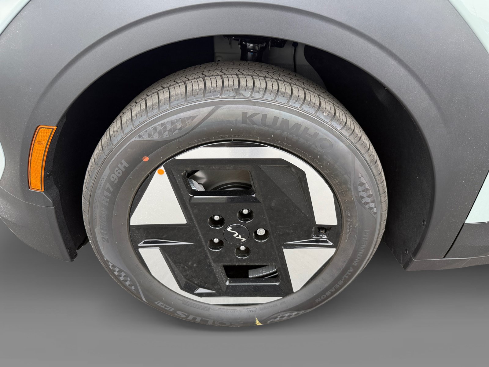 New 2027 Kia EV3 Wind FWD image 9