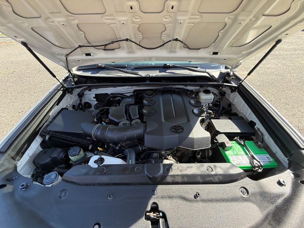 Used 2014 Toyota 4Runner Limited image 31