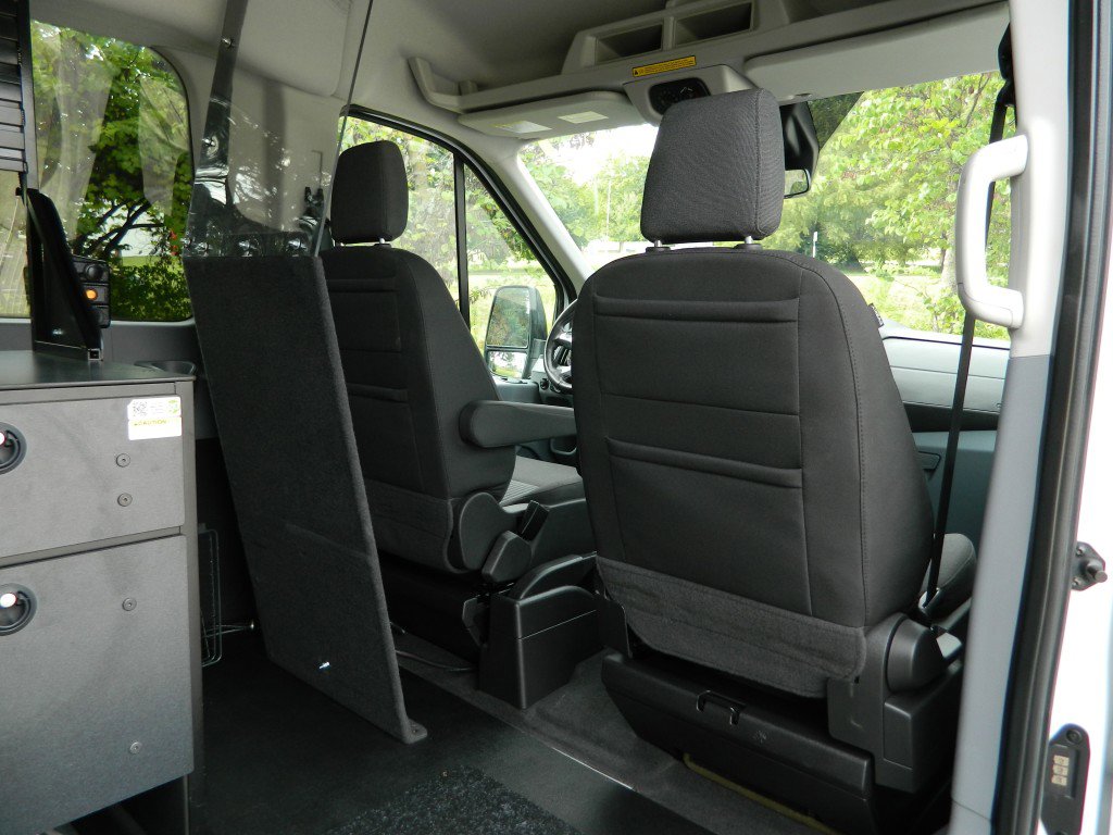 Used 2019 Ford Transit 150 XLT image 14