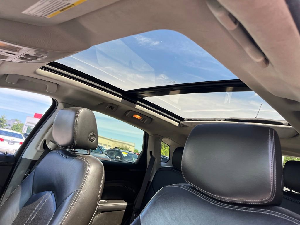 Used 2012 Cadillac SRX Luxury FWD image 16