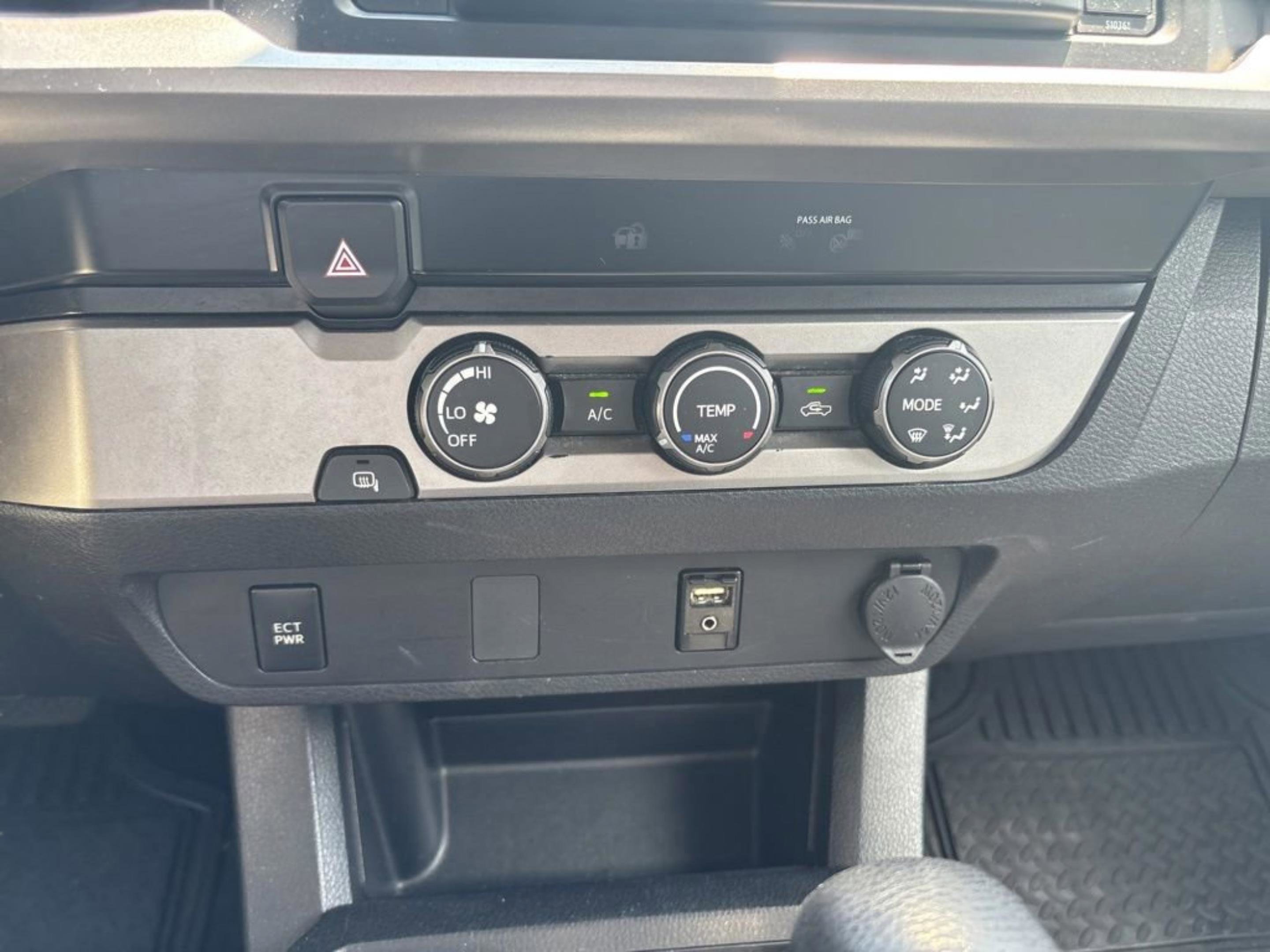 Used 2019 Toyota Tacoma SR5 RWD image 18