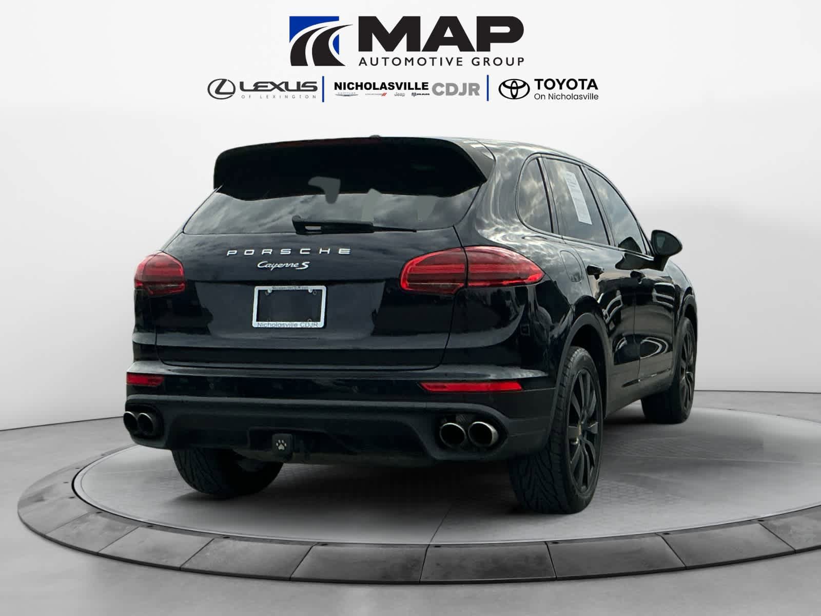 Used 2017 Porsche Cayenne S image 5
