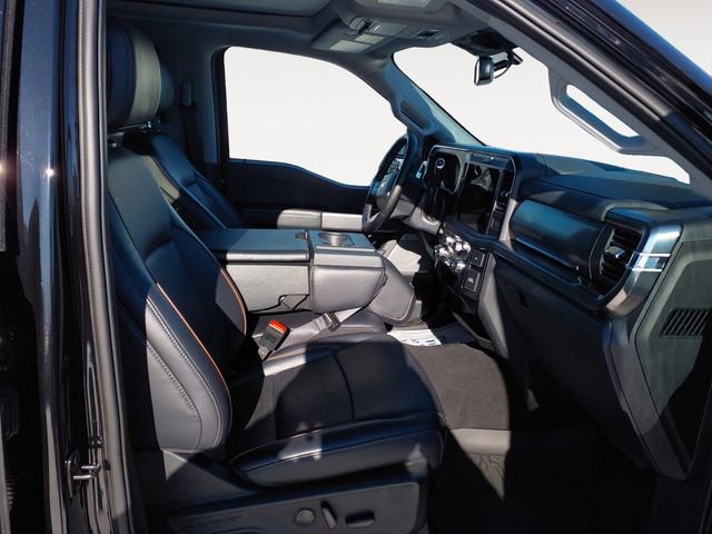 Used 2025 Ford F350 Lariat w/ Black Appearance Package image 9