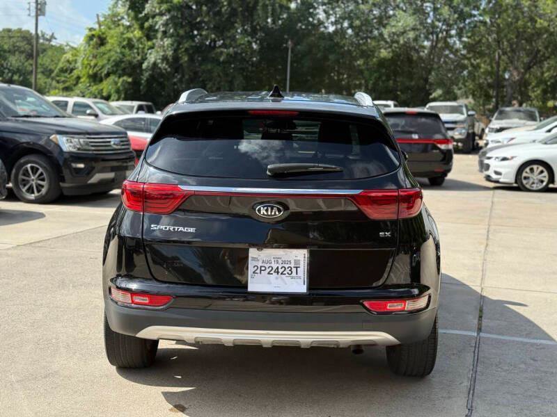 Used 2018 Kia Sportage EX w/ EX Sport Appearance Package AWD/4WD image 4