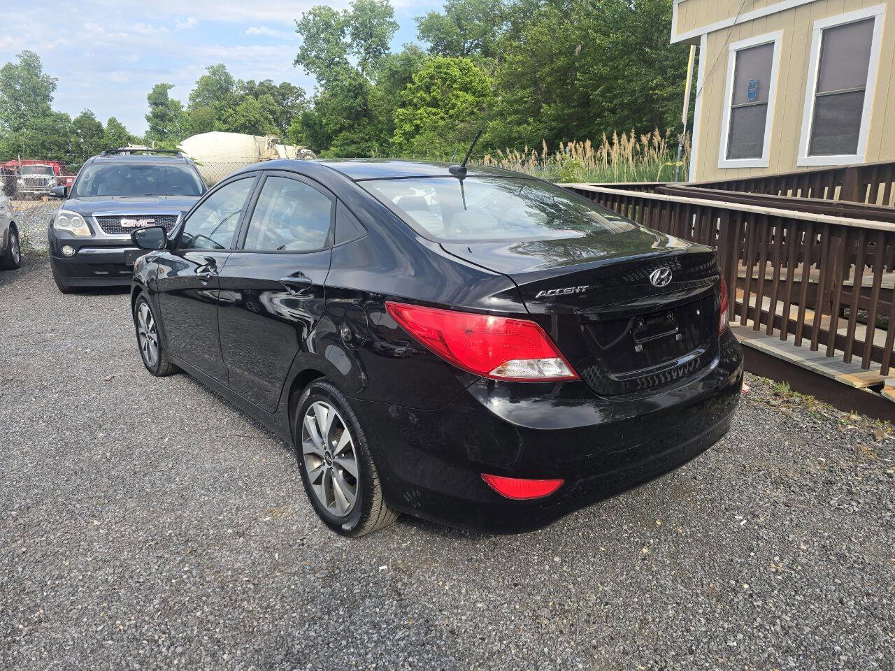 Used 2016 Hyundai Accent SE w/ Option Group 03 FWD image 13