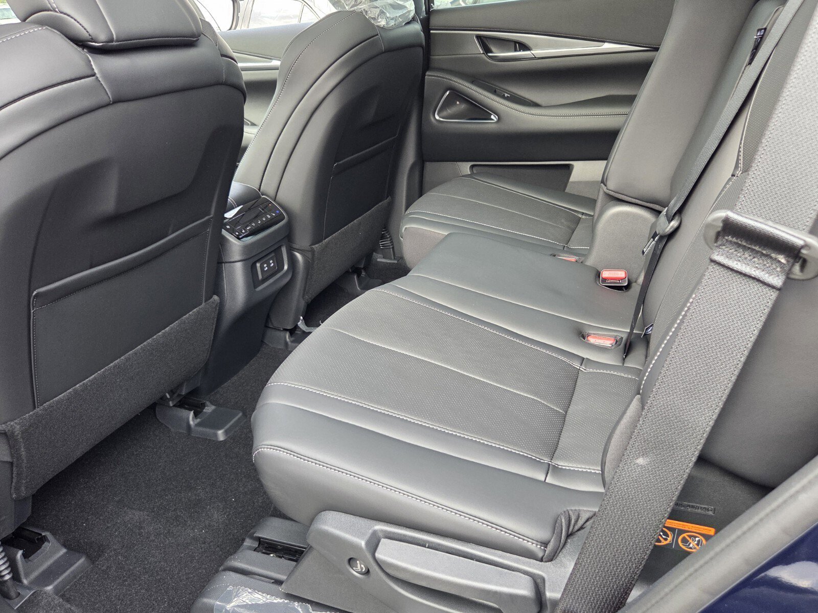 New 2026 INFINITI QX60 Luxe w/ Cargo Package image 10