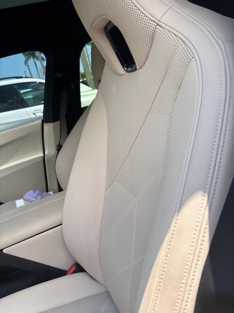 Certified 2024 BMW iX xDrive50 w/ Sport Package AWD/4WD image 4