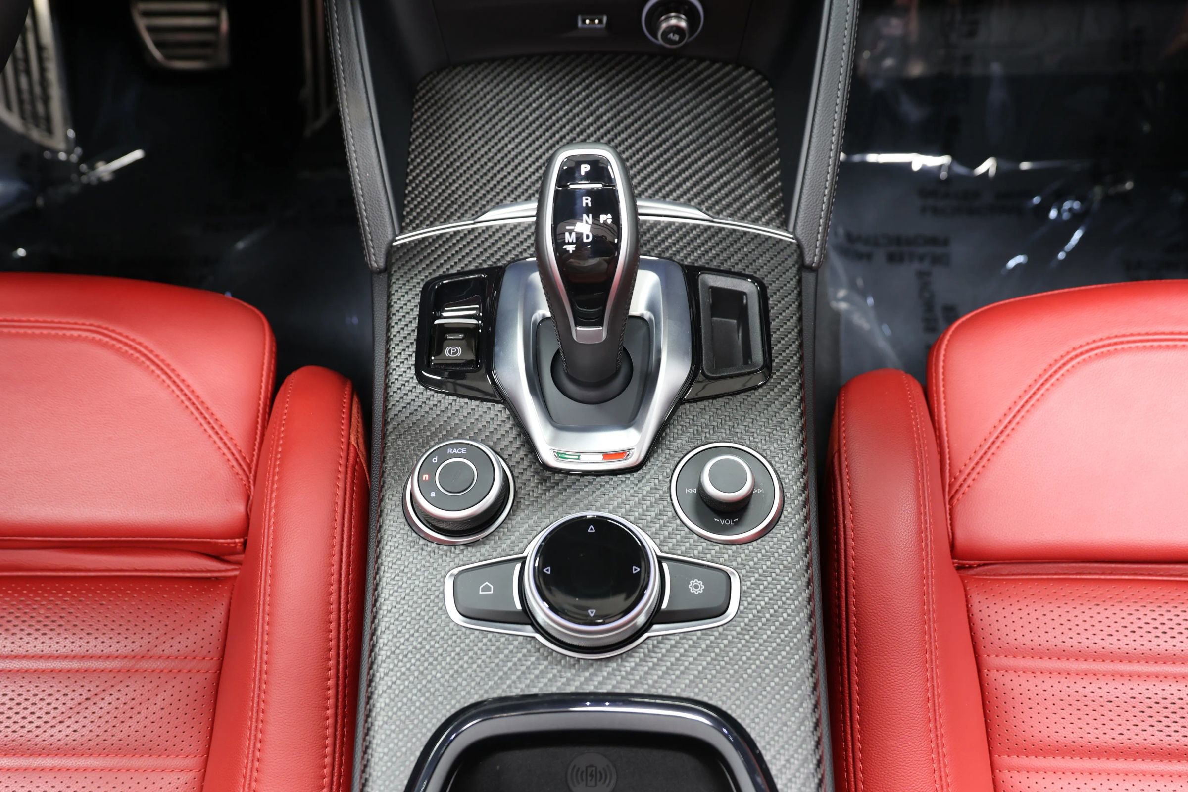 Used 2024 Alfa Romeo Stelvio Quadrifoglio image 39