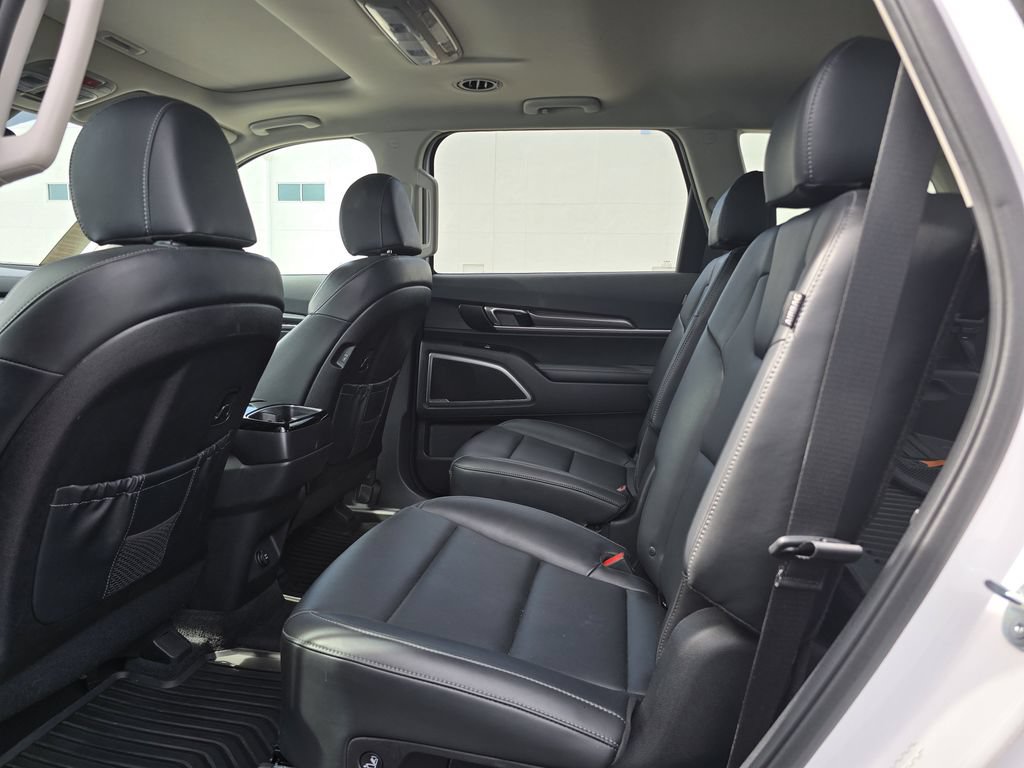 Used 2024 Kia Telluride S w/ S Sunroof Package FWD image 15