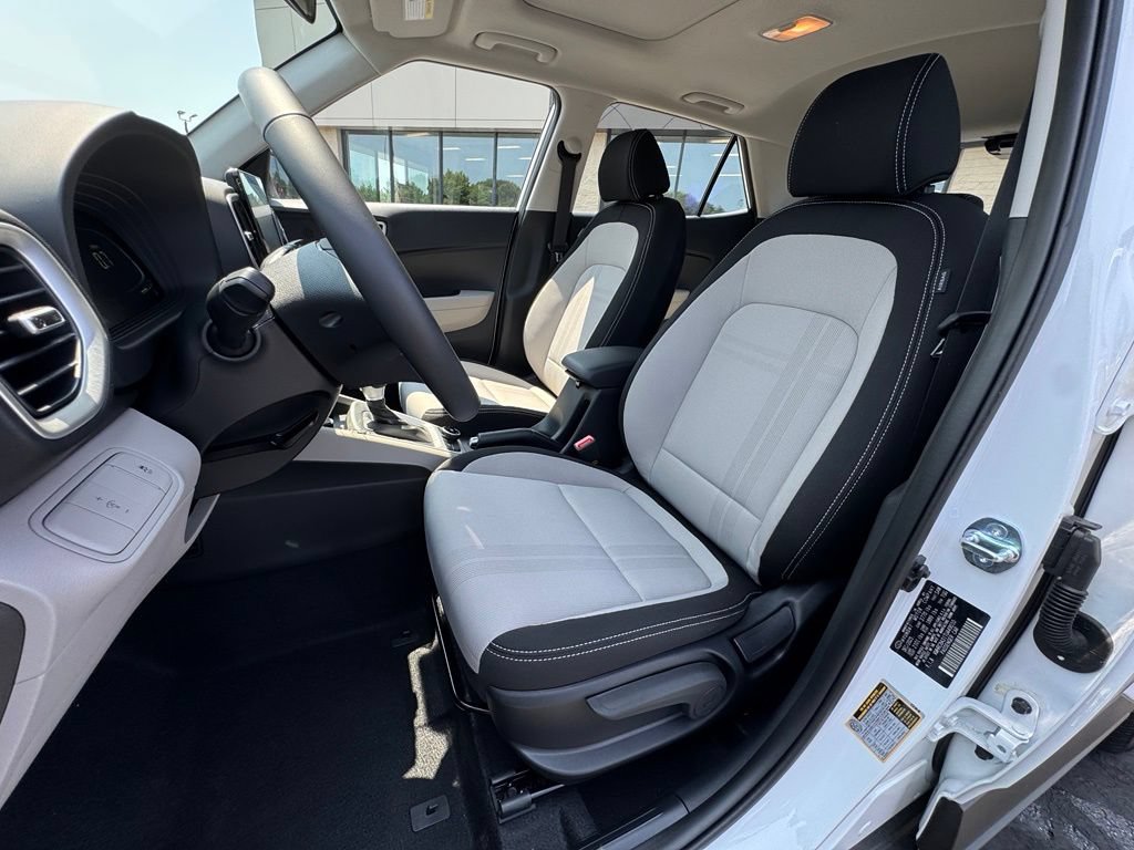 Certified 2026 Hyundai Venue SEL FWD image 35
