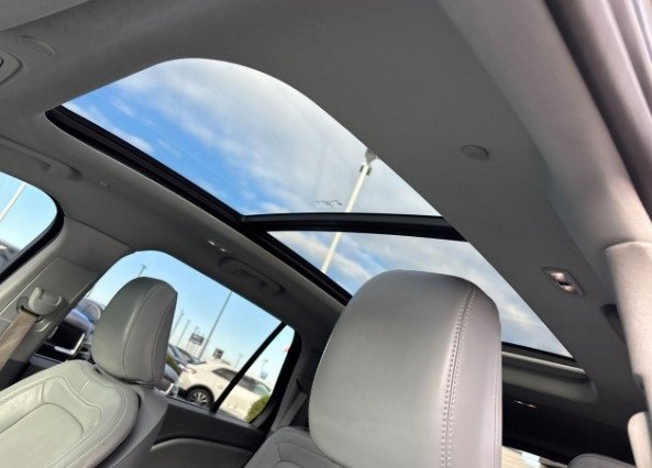 Used 2021 Lincoln Aviator Grand Touring w/ Elements Package Plus image 4