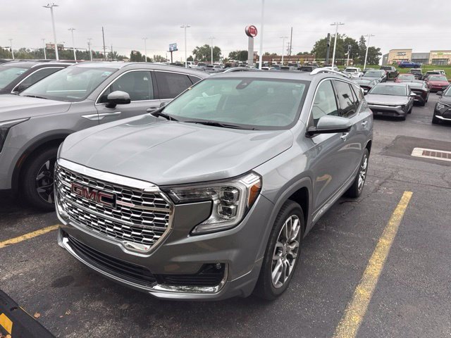 Used 2023 GMC Terrain Denali w/ LPO, Floor Liner Package AWD/4WD image 3
