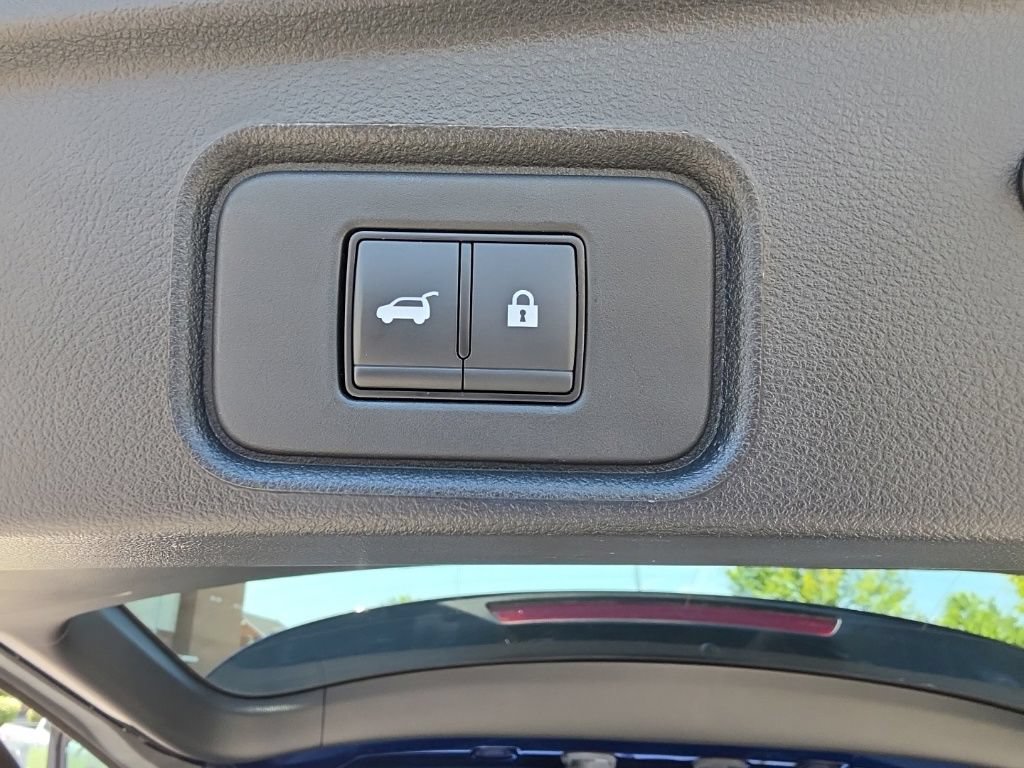 Certified 2024 Nissan Pathfinder Platinum w/ Cargo Package FWD image 33