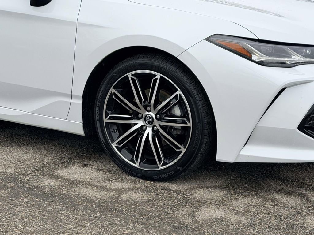Certified 2019 Toyota Avalon Touring image 26