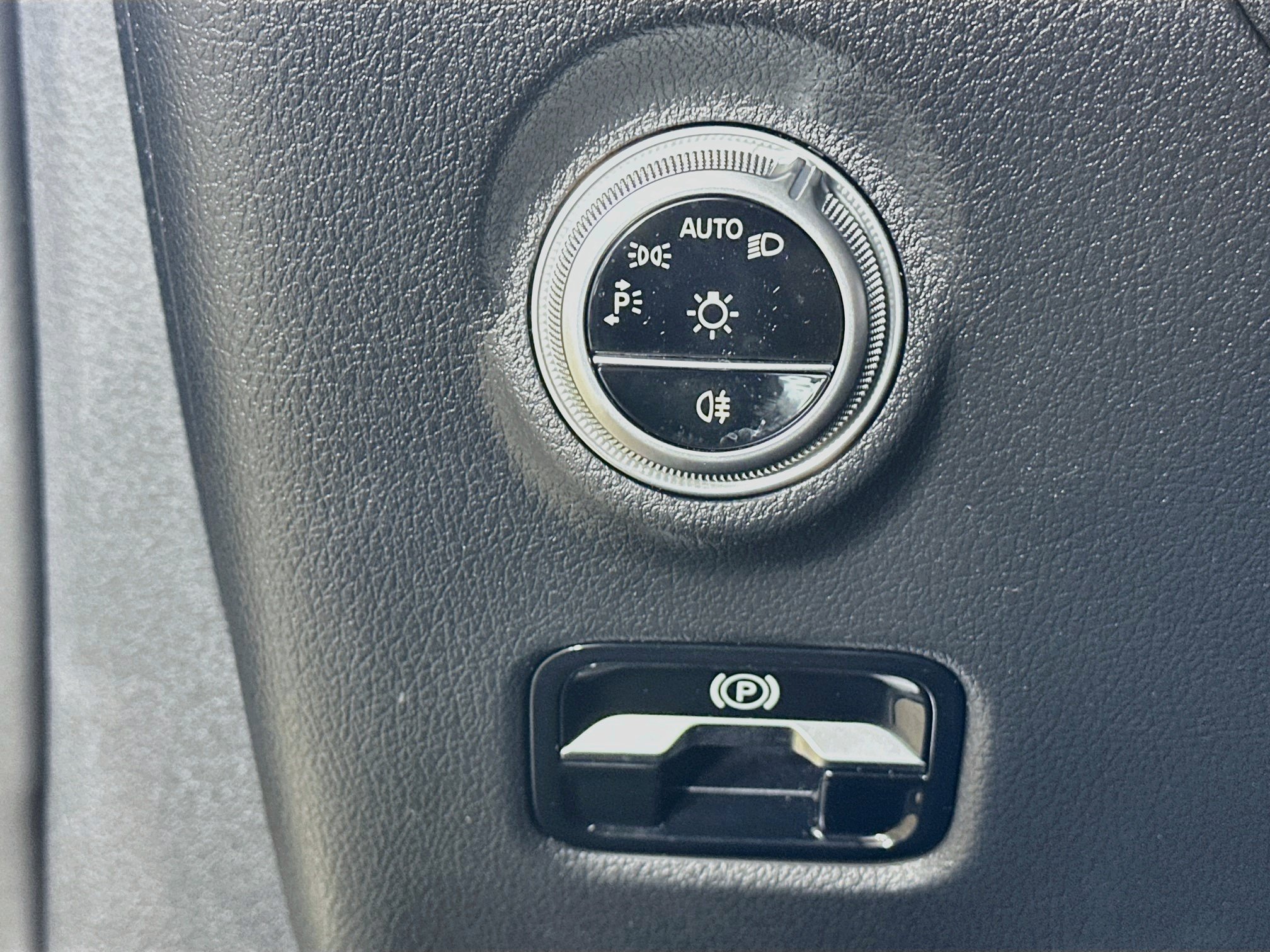 Certified 2025 Mercedes-Benz C 300 4MATIC Sedan image 10