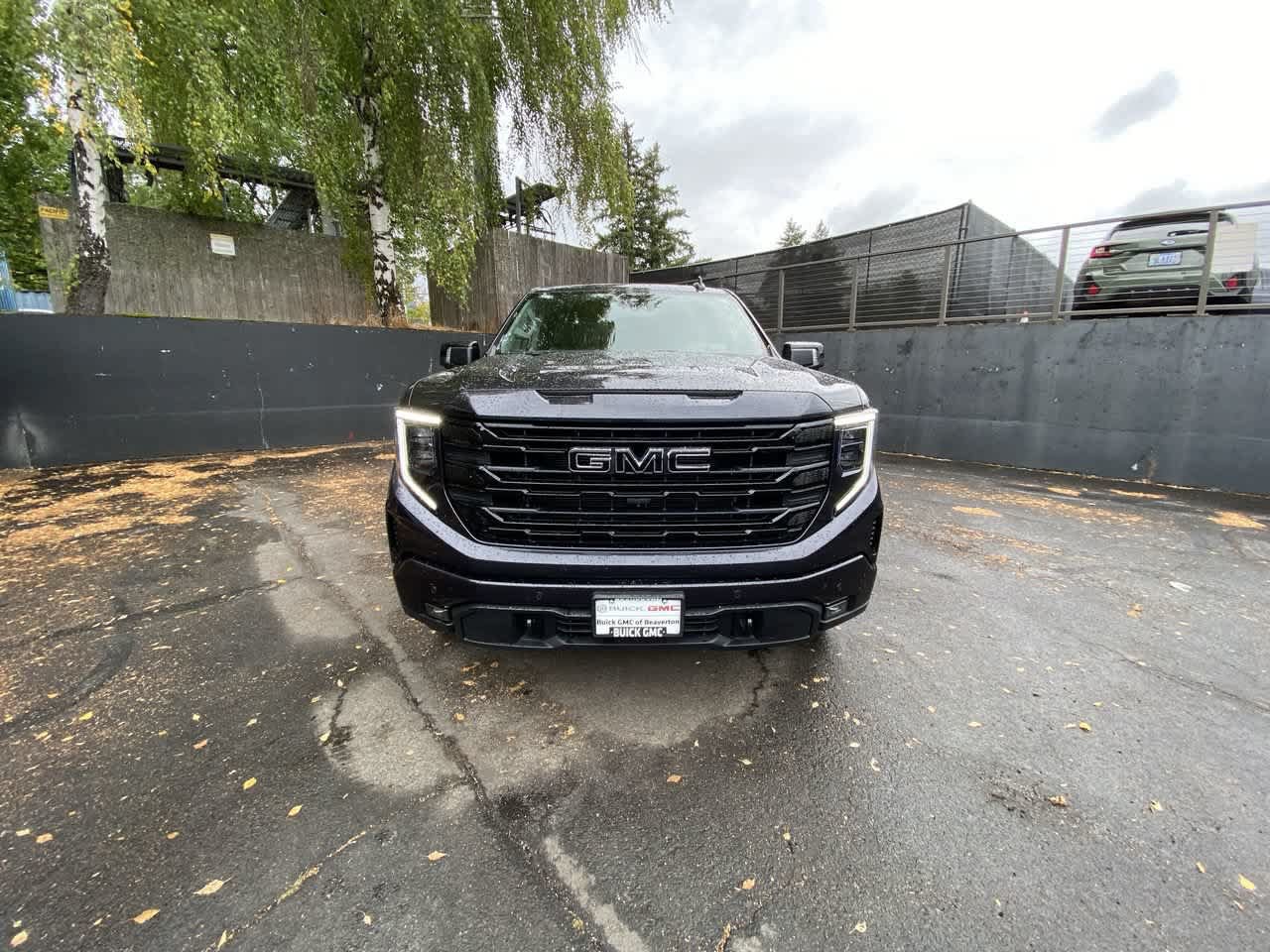 Used 2025 GMC Sierra 1500 Elevation w/ Elevation Premium Package AWD/4WD image 9