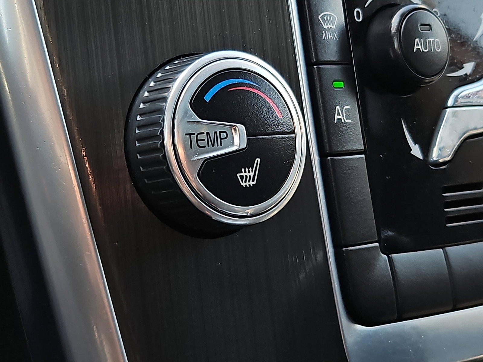 Used 2016 Volvo XC60 T5 Premier image 23