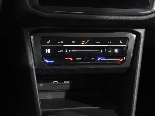 Certified 2024 Volkswagen Tiguan SE image 13