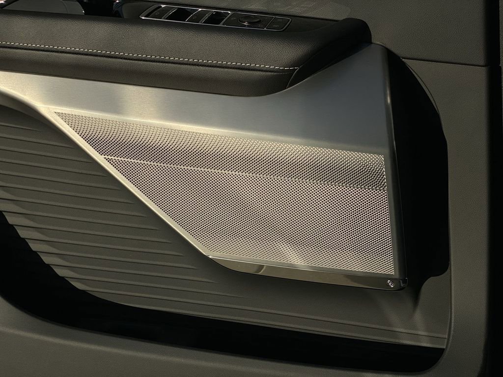 New 2026 Cadillac Vistiq Sport w/ LPO, Premium Carpet Package image 32