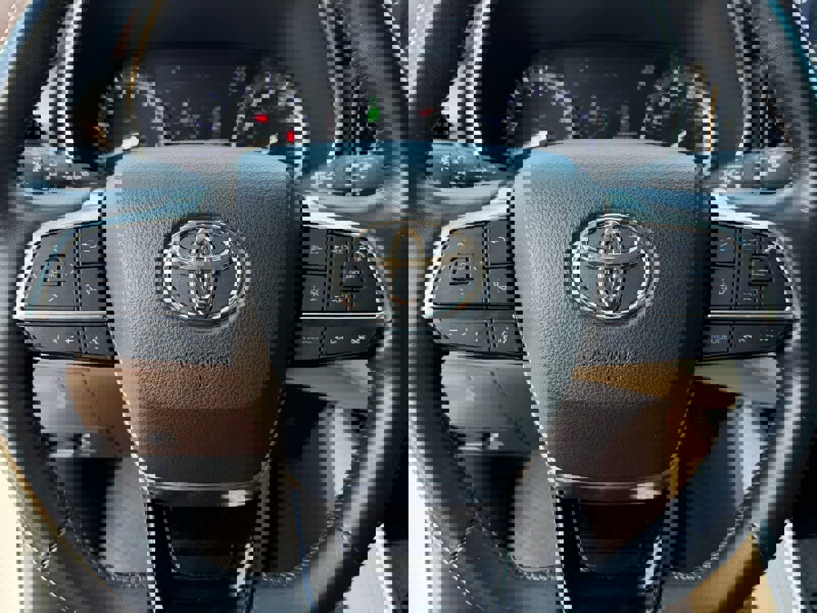 Used 2020 Toyota Highlander Limited FWD image 17