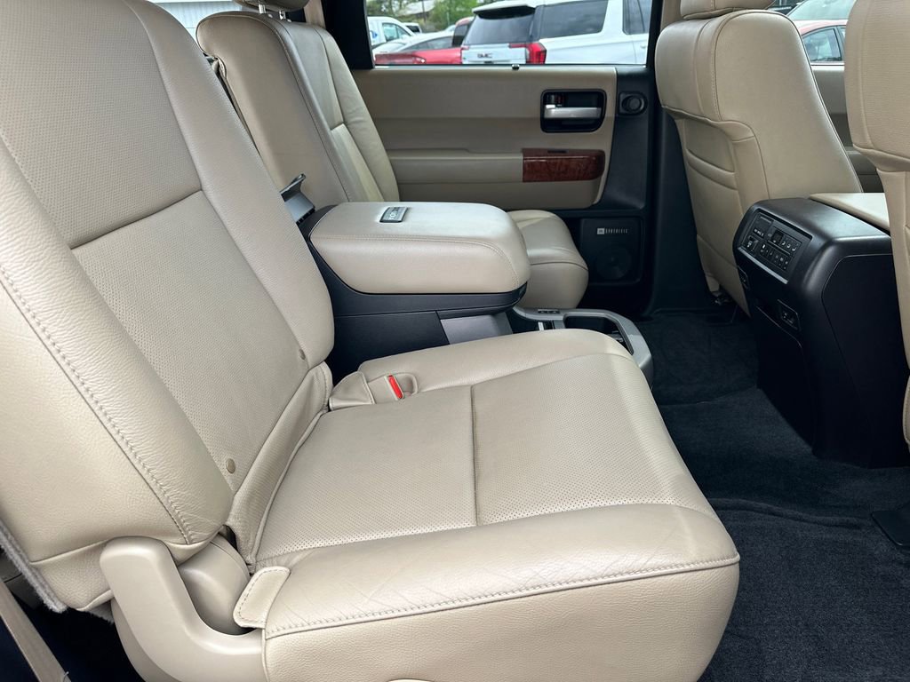 Used 2018 Toyota Sequoia Platinum image 16