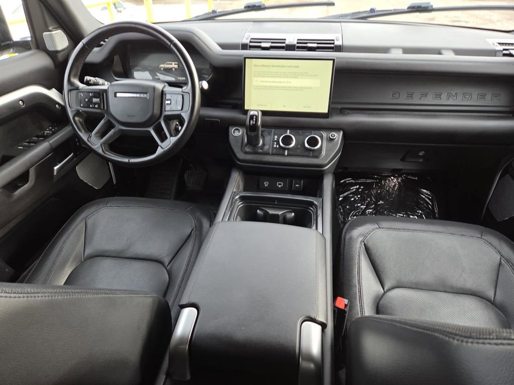 Used 2024 Land Rover Defender 130 X-Dynamic SE image 19