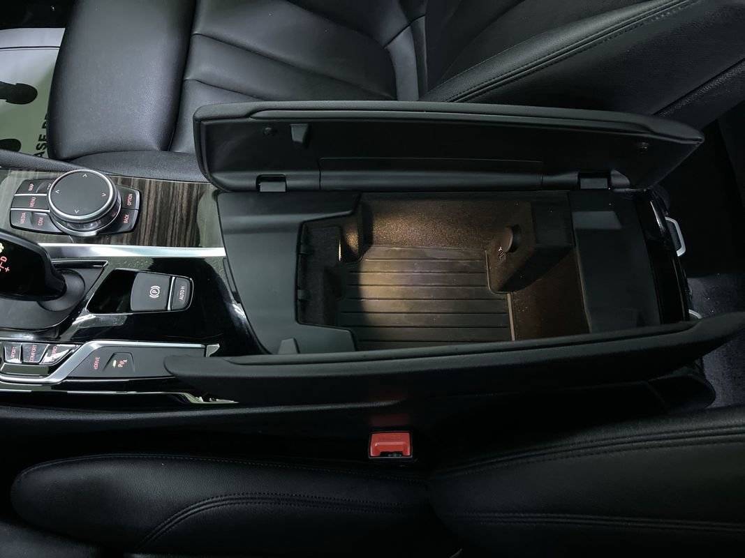 Used 2019 BMW 530e xDrive w/ Convenience Package image 26