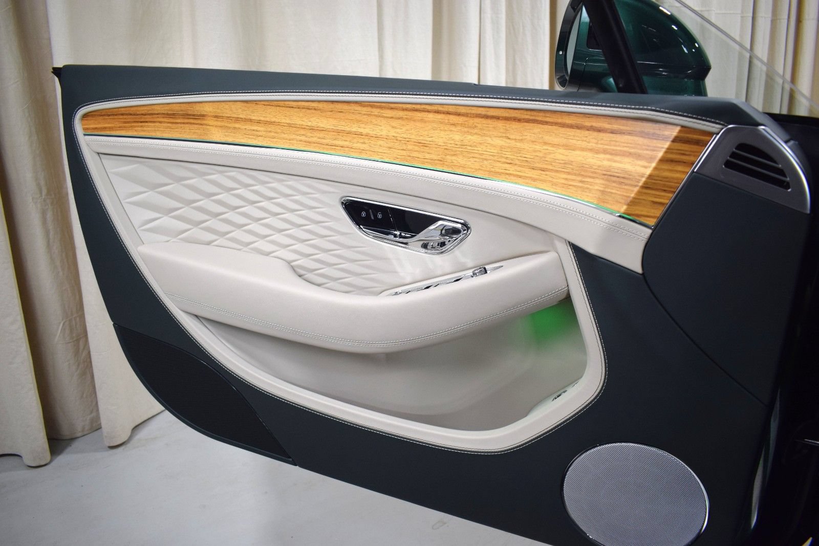 New 2026 Bentley Continental GTC AWD/4WD image 37
