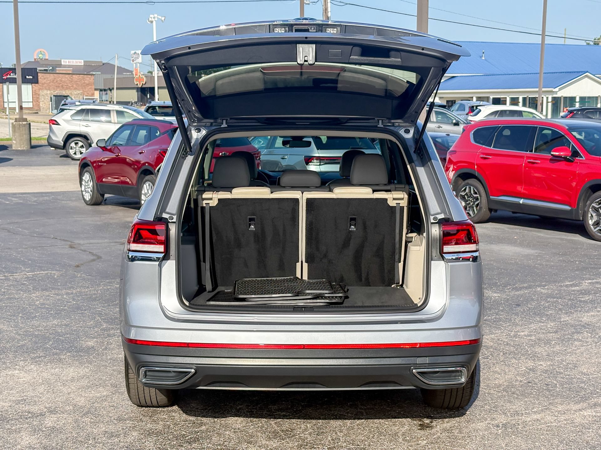 Used 2024 Volkswagen Atlas SE AWD/4WD image 39