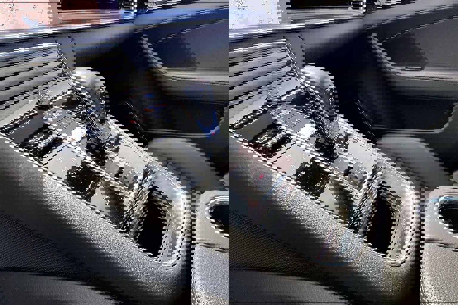 Used 2022 Porsche Panamera 4 Platinum Edition image 17