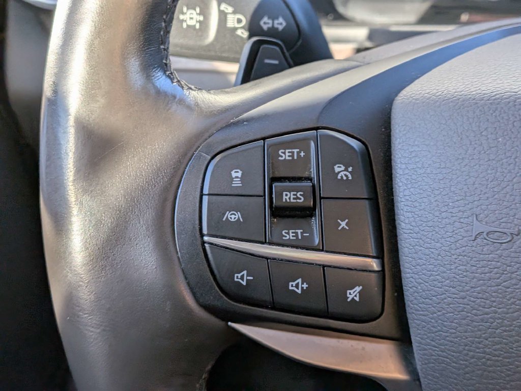 Used 2020 Ford Explorer Platinum w/ Premium Technology Package AWD/4WD image 21