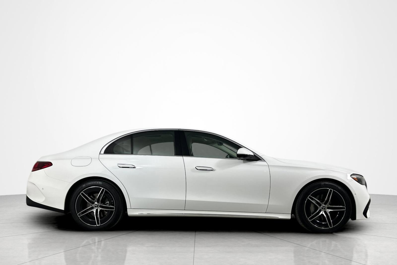 Used 2025 Mercedes-Benz E 350 Sedan image 6