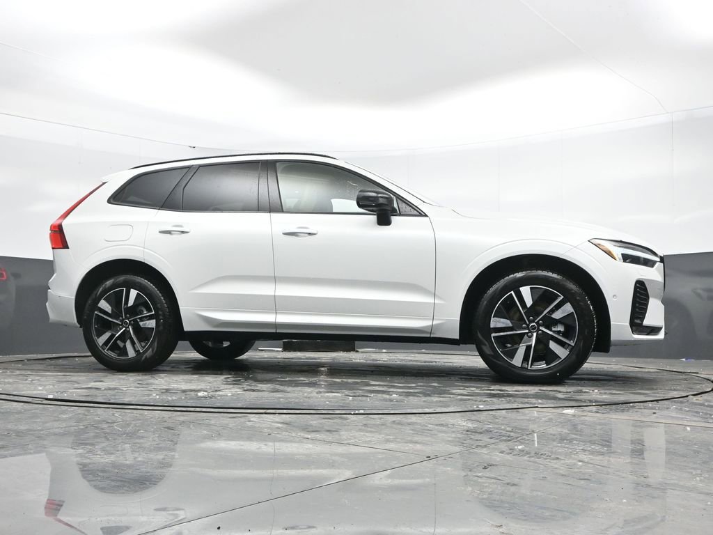 New 2026 Volvo XC60 B5 Plus w/ Protection Package Premier image 39