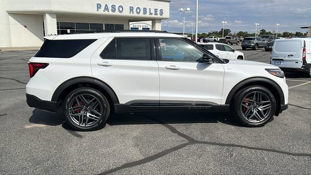 New 2026 Ford Explorer ST-Line w/ ST-Line Street Pack RWD image 2
