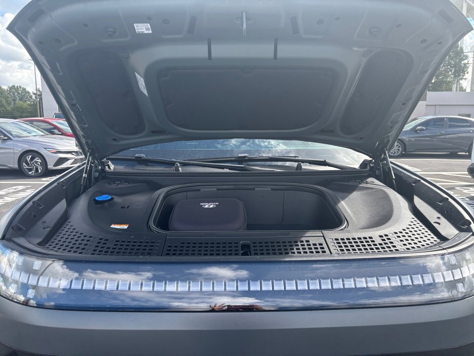 New 2026 Hyundai Ioniq 9 Limited image 16